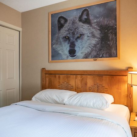 Banff Rocky Mountain Resort Kültér fotó